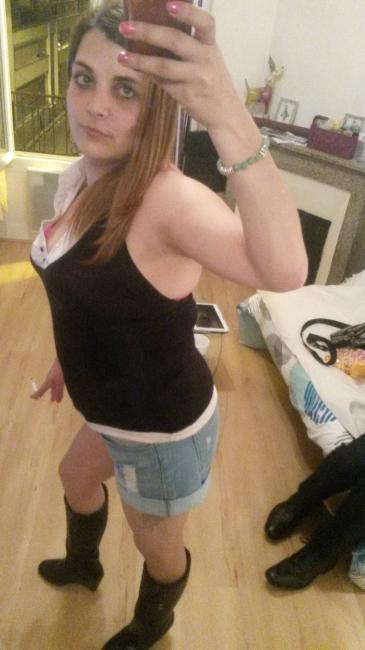Belle jeune fille pas favorable au sodo